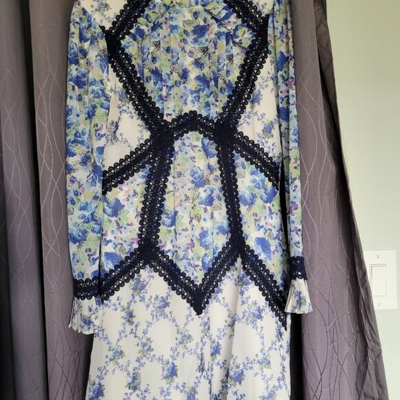 Hope and Ivy Midi Dress - Picture 4 of 4